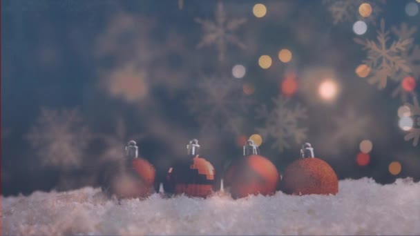 Animação Vários Flocos Neve Caindo Bugigangas Vermelhas Fundo Natal Festa — Vídeo de Stock