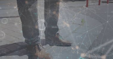 İş adamı yürüyüşünün veri işleme görüntüsü. Küresel iş ve dijital arayüz kavramı dijital olarak oluşturulmuş görüntü.