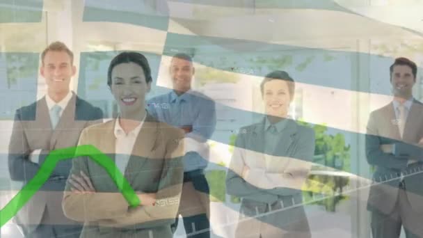 多様なビジネスの人々とギリシャの旗を処理する金融データのアニメーション グローバルファイナンス ビジネス コネクション コンピューティング データ処理コンセプトデジタル生成ビデオ — ストック動画