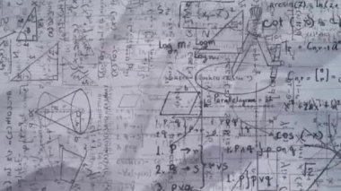 Matematiksel veri işleme animasyonu beyaz arkaplan üzerinde. Küresel bilim, iş, bağlantılar, hesaplama ve veri işleme kavramı dijital olarak oluşturulmuş video.