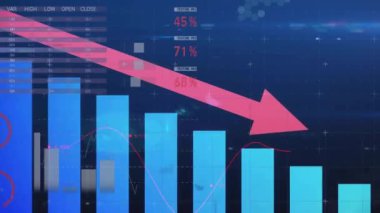 Karanlık arka planda finansal veri işleme animasyonu. Küresel finans, iş, bağlantılar, hesaplama ve veri işleme kavramı dijital olarak oluşturulmuş video.