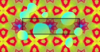 Kırmızı ve yeşil kaleydoskopik desenlerin üzerinde beyaz lekeler olan büyük satış metinlerinin animasyonu. Satış, perakende, retro, iş, dijital arayüz, çevrimiçi alışveriş ve iletişim, dijital olarak üretilen video.