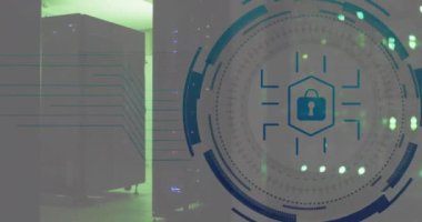 Sunucu odasının üzerindeki asma kilit simgesiyle tarama alanının animasyonu. Küresel teknoloji, bilgisayar, çevrimiçi güvenlik ve dijital arayüz kavramı dijital olarak oluşturulmuş video.