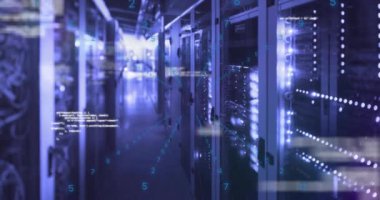 Bilgisayar sunucu odasında veri işleme animasyonu. Ağ, veri, dijital arayüz ve küresel iletişim, dijital olarak oluşturulmuş video.