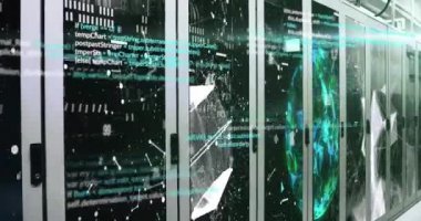 Sunucu odasındaki dünya ile bağlantı ve veri işleme animasyonları. Dijital olarak oluşturulmuş küresel bağlantılar, bilgisayar ve dijital arayüz kavramı.