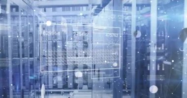 Veri işleme işleminin animasyonu ve sunucu odası diyagramları. Küresel teknoloji ve dijital arayüz konsepti dijital olarak oluşturulmuş video.