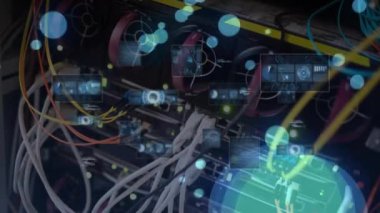 Bilgisayar sunucusu üzerinden dijital veri işleme ve bağlantı ağının animasyonu. Dijital olarak oluşturulmuş küresel bağlantılar, hesaplama ve veri işleme kavramı.