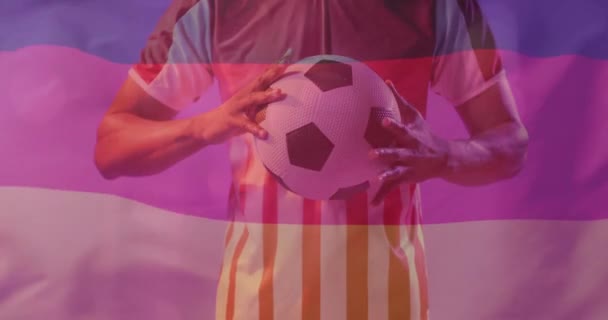 Анимация Флага Германии Над Африканским Американским Футболистом Мячом Спорт Конкуренция — стоковое видео