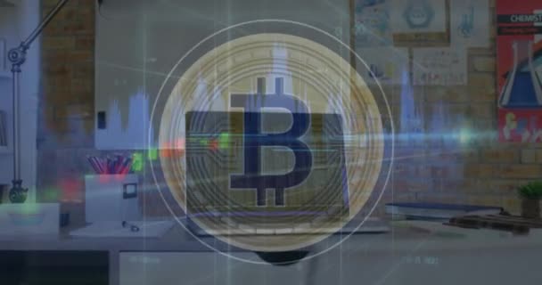 Animación Bitcoin Procesamiento Datos Través Computadora Oficina Finanzas Globales Negocios — Vídeo de stock