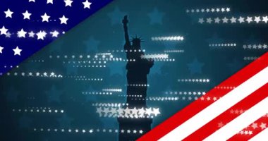 Özgürlük Heykeli 'nin üzerindeki Amerikan bayrağı ve çizgilerinin animasyonu. 4 Temmuz, Amerikan, vatanseverlik, kutlama ve gelenek, dijital olarak üretilen video.