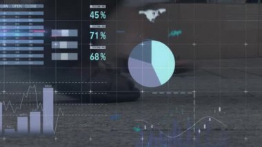 Diyagram animasyonu, veri işleme ve yürüyen insanların dünya haritası. İş ve dijital arayüz kavramı, dijital olarak oluşturulmuş video.