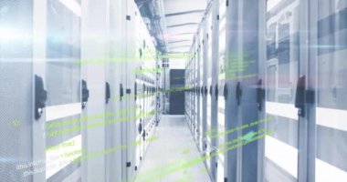 Sunucu odasında veri işleme animasyonu. küresel iş ve dijital arayüz kavramı dijital olarak oluşturulmuş video.