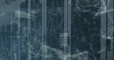 Bilgisayar sunucuları üzerinden bağlantı ve veri işleme ağının animasyonu. Küresel finans, iş, bağlantılar, hesaplama ve veri işleme kavramı dijital olarak oluşturulmuş video.