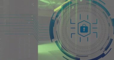 Sunucu odasının üzerindeki asma kilit simgesiyle tarama alanının animasyonu. Küresel teknoloji, bilgisayar, çevrimiçi güvenlik ve dijital arayüz kavramı dijital olarak oluşturulmuş video.