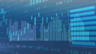 Mavi arka planda finansal veri işleme animasyonu. Küresel finans, iş, bağlantılar, hesaplama ve veri işleme kavramı dijital olarak oluşturulmuş video.