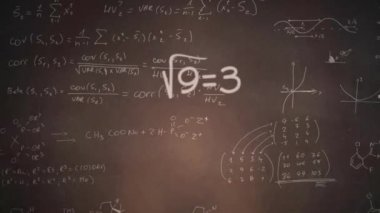 Matematiksel denklemlerin siyah arkaplandaki ışık noktaları üzerinden canlandırılması. Küresel eğitim, bilim, bilgisayar ve dijital arayüz kavramı dijital olarak oluşturulmuş video.