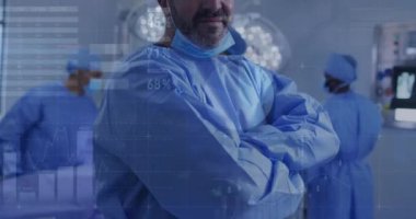 Ameliyat odasındaki çeşitli cerrahların veri işleme ve dünya haritasının animasyonu. Küresel tıp ve dijital arayüz kavramı dijital olarak oluşturulmuş video.