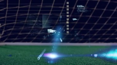 Futbol sahasında sekerek veri işleme animasyonu. Dijital arayüz, bağlantı, spor, rekabet, veri ve iletişim, dijital olarak oluşturulmuş video.