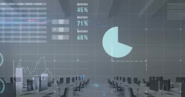 Boş ofis üzerinden finansal veri işleme animasyonu. Küresel iş, finans, bilgisayar ve dijital arayüz kavramı dijital olarak oluşturulmuş video.