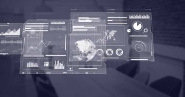 Ofis üzerinde veri işleme ve diyagramlarının animasyonu. Küresel iş ve dijital arayüz kavramı dijital olarak oluşturulmuş video.