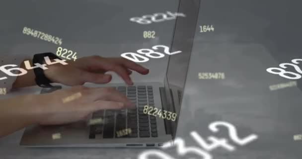 Animação Dados Processamento Sobre Mãos Mulher Caucasiana Usando Laptop Conexão — Vídeo de Stock