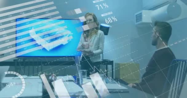 Animación Del Procesamiento Datos Financieros Través Diversos Empresarios Cargo Finanzas — Vídeos de Stock