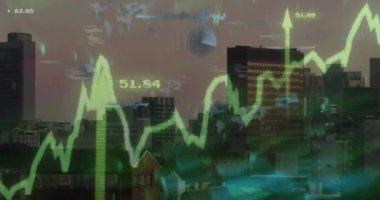 Şehir manzarası üzerindeki veri işleme ve diyagramlarının animasyonu. Küresel iş ve dijital arayüz kavramı dijital olarak oluşturulmuş video.