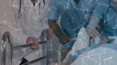 Çeşitli doktorlarla olan bağlantıların animasyonu. Küresel tıp, bağlantılar, hesaplama ve veri işleme kavramı dijital olarak oluşturulmuş video.