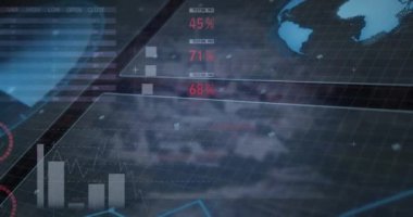 Şehir manzarası üzerinde finansal veri işleme animasyonu. Küresel teknoloji, hesaplama, finans ve dijital arayüz kavramı dijital olarak oluşturulmuş video.