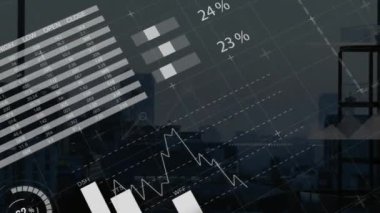 Manzara üzerinde finansal veri işleme animasyonu. Küresel finans, iş, bağlantılar, hesaplama ve veri işleme kavramı dijital olarak oluşturulmuş video.