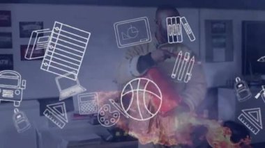 Okul eşyaları ikonlarının canlandırılması ve sınıfta öğrencileri olan çeşitli erkek öğretmenler üzerinde alevler. Küresel eğitim, okul ve dijital arayüz kavramı, dijital olarak oluşturulmuş video.