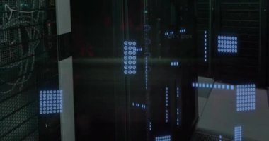 Sunucu odasındaki şekillerin animasyonu. Küresel teknoloji, bilgisayar ve dijital arayüz kavramı dijital olarak oluşturulmuş video.