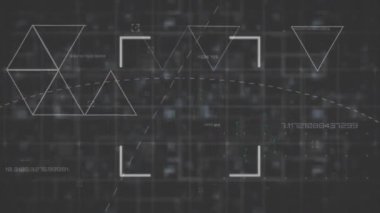 Siyah arkaplandaki verilerin işlenmesinde üçgen ve kare tarayıcı çerçevesinin canlandırılması. Veri, bağlantı, dijital arayüz, işleme ve iletişim, dijital olarak oluşturulmuş video.