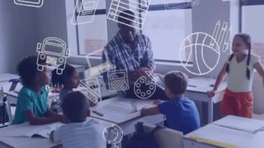 Çeşitli erkek öğretmenler ve sınıf öğrencileri üzerinde okul ikonlarının canlandırılması. Küresel sevkiyat, eğitim, okul, bağlantılar, bilgisayar ve veri işleme kavramı dijital olarak oluşturulmuş video.