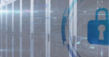 Sunucu odasının üzerindeki asma kilit simgesiyle tarama alanının animasyonu. Küresel teknoloji, bilgisayar, çevrimiçi güvenlik ve dijital arayüz kavramı dijital olarak oluşturulmuş video.