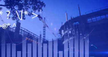 Şehrin inşaat alanındaki veri işleme ve çizelgelerinin animasyonu. Veri, ağ, dijital arayüz, iş, geliştirme ve iletişim, dijital olarak oluşturulmuş video.