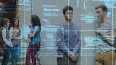 Kafkasyalı öğrencilerin konuştuğu veri işleme animasyonu. Eğitim, teknoloji ve dijital arayüz kavramı dijital olarak oluşturulmuş video.