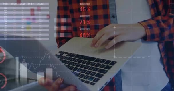 Animación Del Procesamiento Datos Diagramas Sobre Diversos Colegas Que Utilizan — Vídeos de Stock