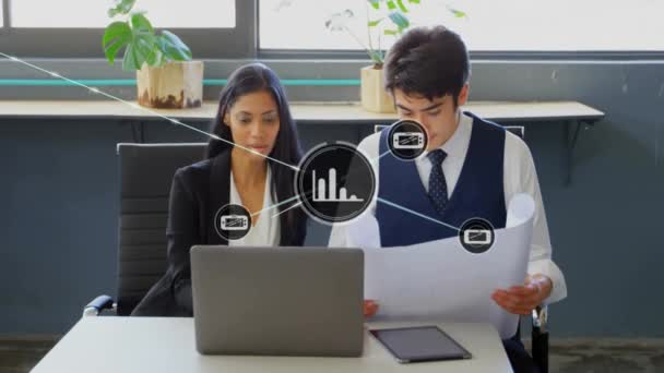 Animacja Sieci Połączeń Ikonami Różnych Biznesmenów Biurze Globalne Finanse Biznes — Wideo stockowe