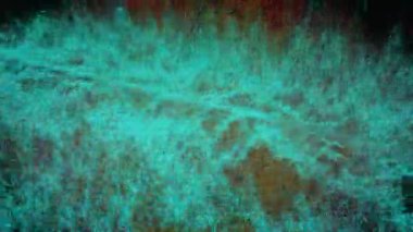 Siyah arka planda hareket eden beyaz şekillerin animasyonu. Desen ve dijital arayüz kavramı dijital olarak oluşturulmuş video.