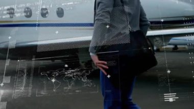 Kafkas işadamının uçakla veri işleme animasyonu. Küresel finans, iş, bağlantılar, hesaplama ve veri işleme kavramı dijital olarak oluşturulmuş video.