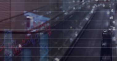 Şehir manzarası üzerinde finansal veri işleme resmi. küresel iş, finans ve veri işleme kavramı dijital olarak oluşturulmuş görüntü.