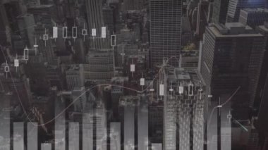Şehirdeki finansal veri işleme animasyonu. Küresel finans, iş, bağlantılar, hesaplama ve veri işleme kavramı dijital olarak oluşturulmuş video.