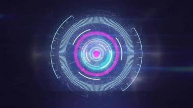 Siyah arkaplan üzerindeki ağ işleme verileri üzerinde dairesel tarayıcının animasyonu. Veri, dijital arayüz, bağlantı, işleme ve küresel iletişim, dijital olarak oluşturulmuş video.