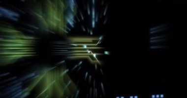 Devre kartının animasyonu ve bilgisayar kullanan farklı insanların veri işlemesi. Dijital olarak oluşturulmuş küresel bağlantılar, hesaplama, dijital arayüz ve veri işleme kavramı.