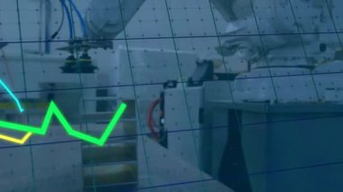 Ofis üzerinde finansal veri işleme animasyonu. Küresel finans, iş, bağlantılar, hesaplama ve veri işleme kavramı dijital olarak oluşturulmuş video.