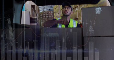 Kutuları arabaya koyan adamın veri işleme görüntüsü. küresel sevkiyat, dağıtım ve bağlantılar konsepti dijital olarak oluşturuldu.