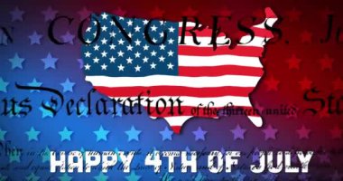 Amerikan bayrak yıldızlarıyla dolu 4 Temmuz metninin animasyonu, kırmızı ve mavi üzerine harita ve bildiri. 4 Temmuz, Amerikan, vatanseverlik, kutlama ve gelenek, dijital olarak üretilen video.