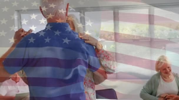 Animation Flagga Usa Över Senior Kaukasiska Par Dans Pensionering Patriotism — Stockvideo