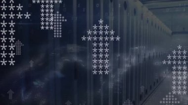 Sunucu odasının üzerinde veri işleme ve oklar animasyonu. Küresel teknoloji ve dijital arayüz konsepti dijital olarak oluşturulmuş video.